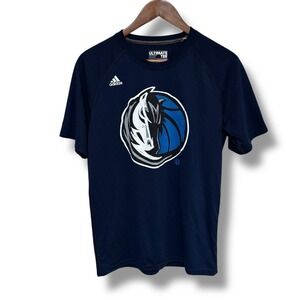 Adidas The Ultimate Tee‎ Men's Dallas Mavericks Graphic T Shirt Size M 19 x 27